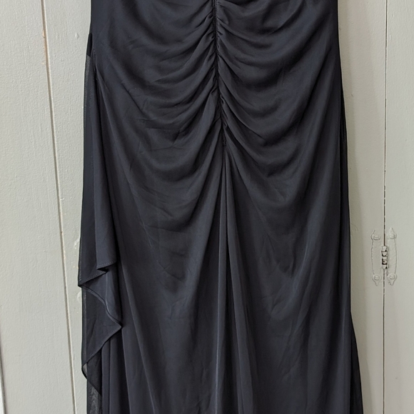 DJ -Jaz Women's Beaded Neck Cap Sleeve Evening Gown Size 12 Black NWT - Picture 5 of 8